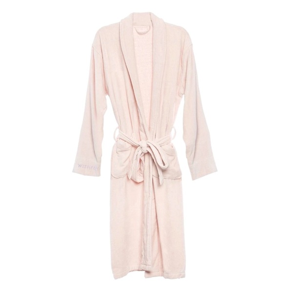 ⭐️Last one left⭐️ Huda Beauty Fluffy Rose Robe - Picture 3 of 5